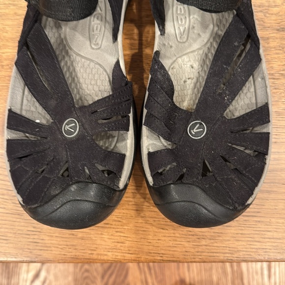 Keen ladies 9.5 sandals - Picture 4 of 9
